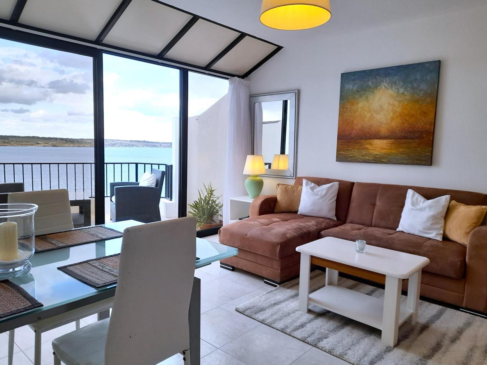 Seafront Apartment Terrace, Lounger & Panoramic Ocean Views 멜리에하 외부 사진