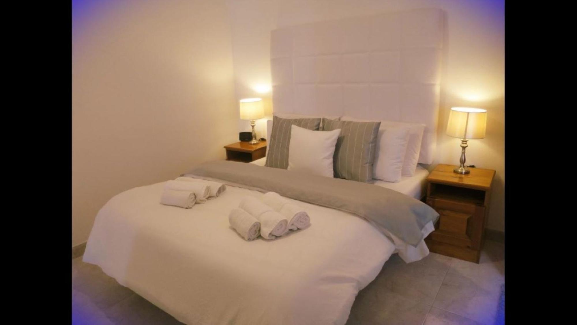 Seafront Apartment Terrace, Lounger & Panoramic Ocean Views 멜리에하 외부 사진