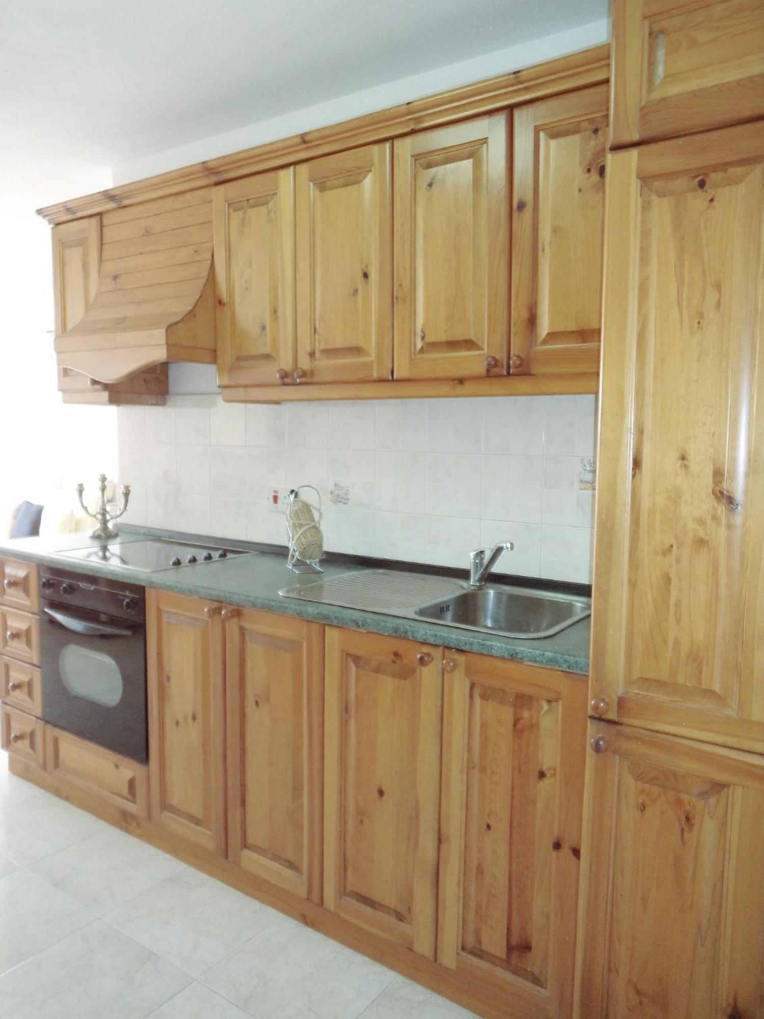 Seafront Apartment Terrace, Lounger & Panoramic Ocean Views 멜리에하 객실 사진