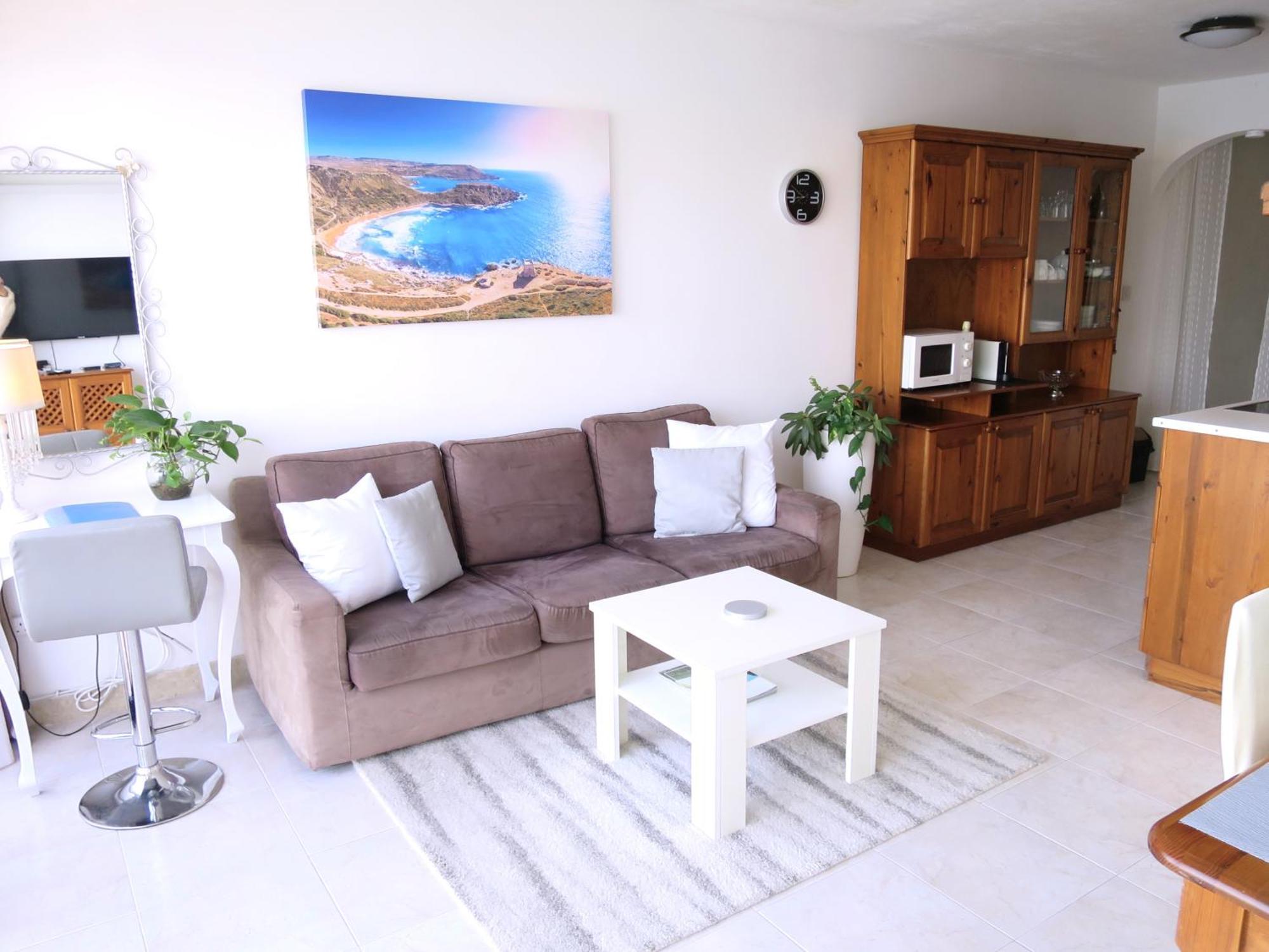Seafront Apartment Terrace, Lounger & Panoramic Ocean Views 멜리에하 객실 사진