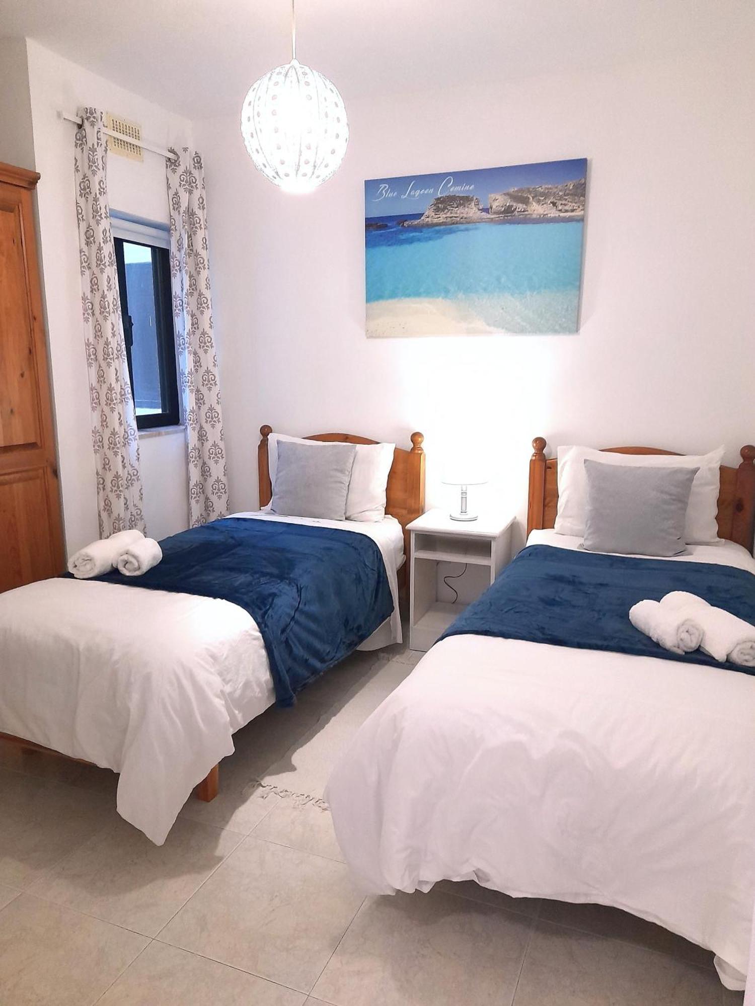 Seafront Apartment Terrace, Lounger & Panoramic Ocean Views 멜리에하 외부 사진